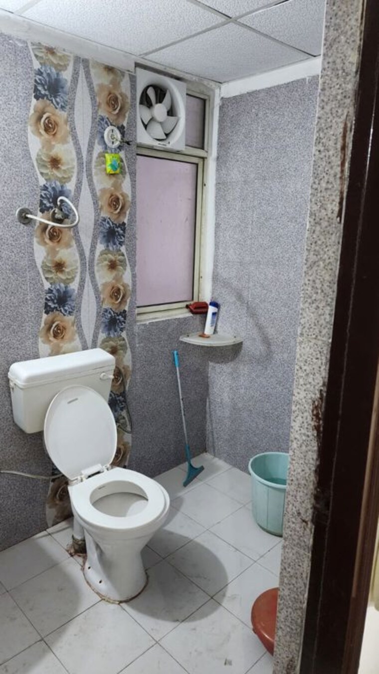Bathroom, galaxy-north-avenue 2 Bedroom 960 Sq.Ft. Apartment In Gaur City 1 Greater Noida 10363640