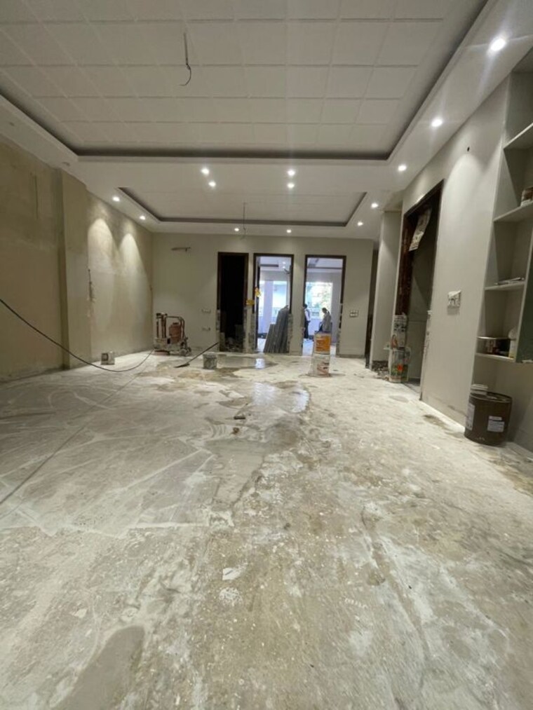  Parking, shakti nagar 3 Bedroom 242 Sq.Yd. Builder Floor In Shakti Nagar Delhi 10363665