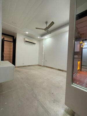 Room in 3 BHK Builder Floor at Shakti Nagar – for Sale