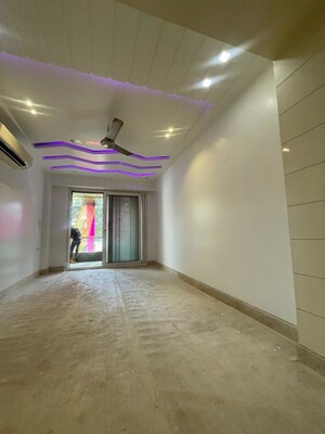 Room in 3 BHK Builder Floor at Shakti Nagar – for Sale