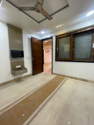 Room in 3 BHK Builder Floor at Shakti Nagar – for Sale