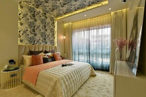 Bedroom in 4 BHK Apartment at Kalpataru One, Lower Parel – for Sale