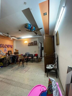 Parking in 3 BHK Builder Floor at Shakti Nagar – for Sale