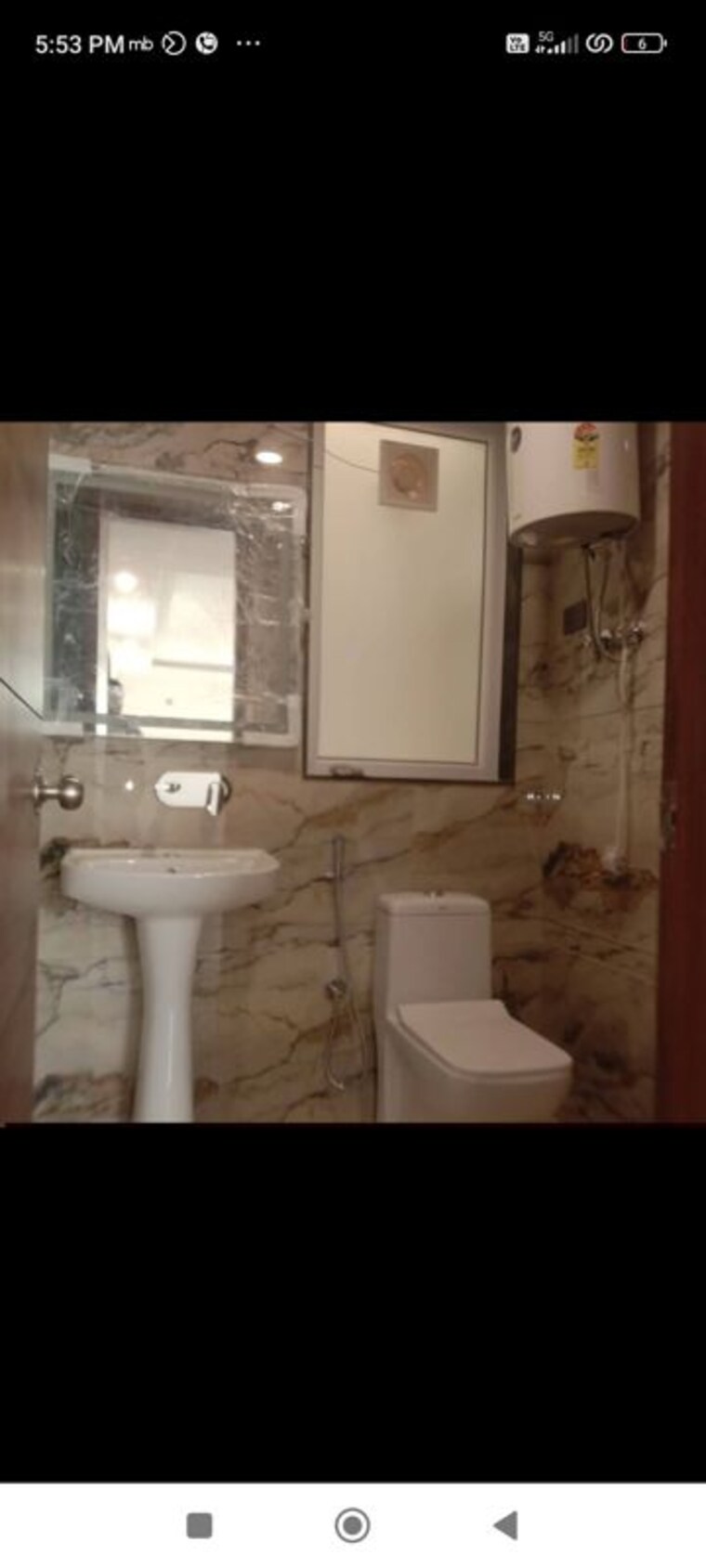 Bathroom, freedom fighters enclave 4 Bedroom 200 Sq.Yd. Builder Floor In Freedom Fighters Enclave Delhi 10363682