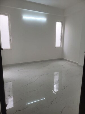 Room in 3.5 BHK Apartment at Prateek Laurel, Sector 120 – for Rent