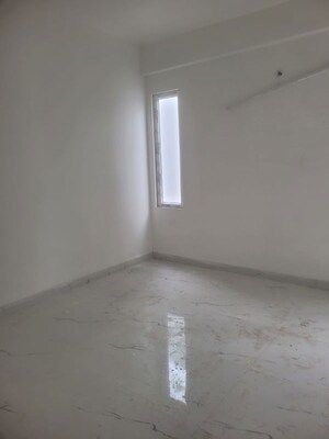 Room in 3.5 BHK Apartment at Prateek Laurel, Sector 120 – for Rent