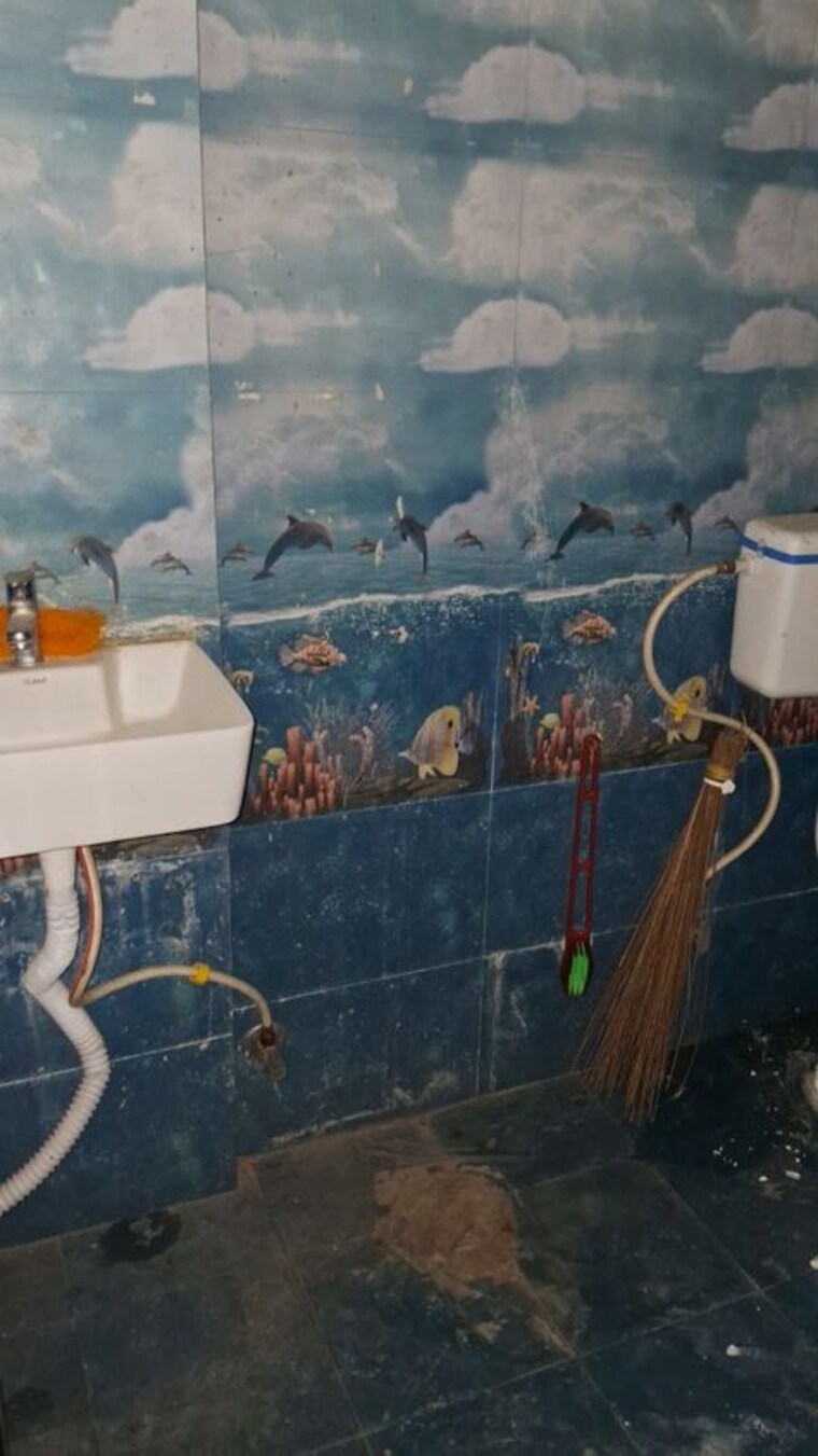 Washroom, chembur Commercial Shop 1040 Sq.Ft. In Chembur Mumbai 10363696