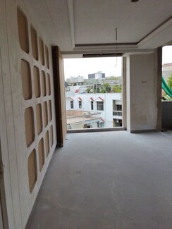 4 BHK + Servant Room,Basement Apartment For Sale in Greater Kailash I