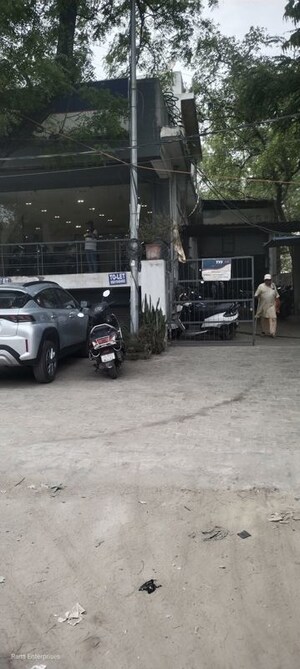 Parking in  Showroom at Palam Vihar Extension – for Rent