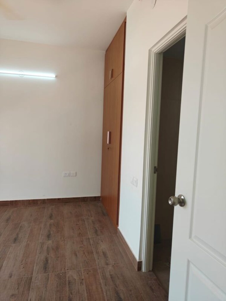 Room, brigade-el-dorado 1.5 Bedroom 650 Sq.Ft. Apartment In Bagaluru Bangalore 10363712