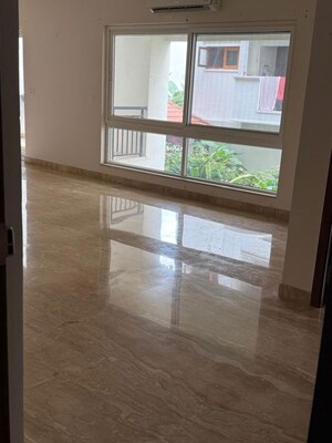 Room in 2 BHK Apartment at Cox Town – for Rent