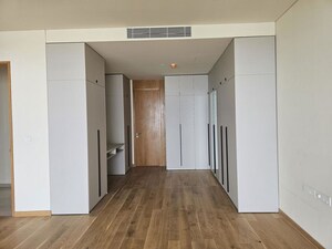 Room in 4 BHK Apartment at Embassy Lake Terrace, Hebbal – for Sale