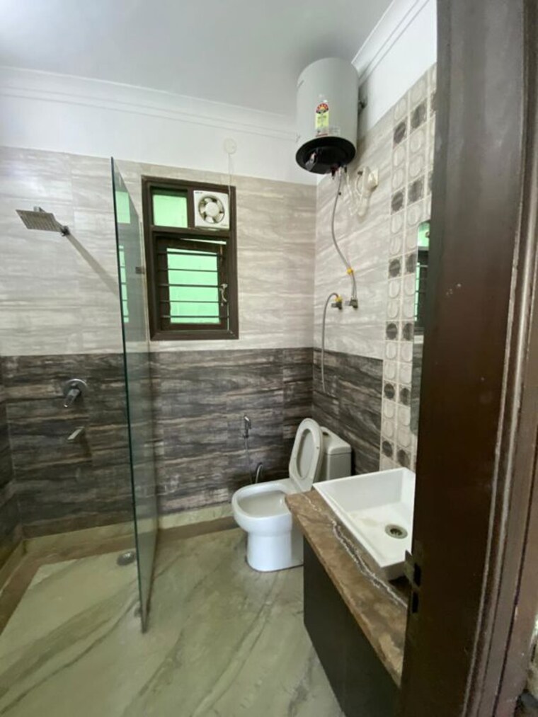 Bathroom, palam-vihar-residents-association 3 Bedroom 2140 Sq.Ft. Builder Floor In Palam Vihar Gurgaon 10363730