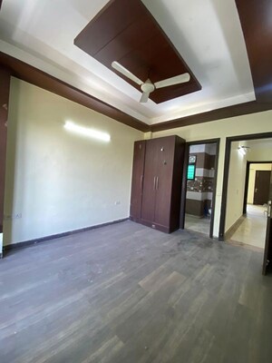 Room in 3 BHK Builder Floor at Palam Vihar Residents Association, Palam Vihar – for Rent