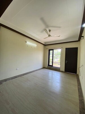 Room in 3 BHK Builder Floor at Palam Vihar Residents Association, Palam Vihar – for Rent