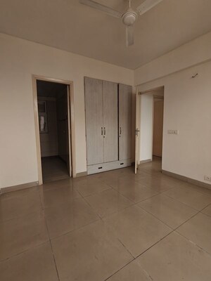 Room in 2.5 BHK Apartment at Mahindra Aura, Sector 110a – for Rent
