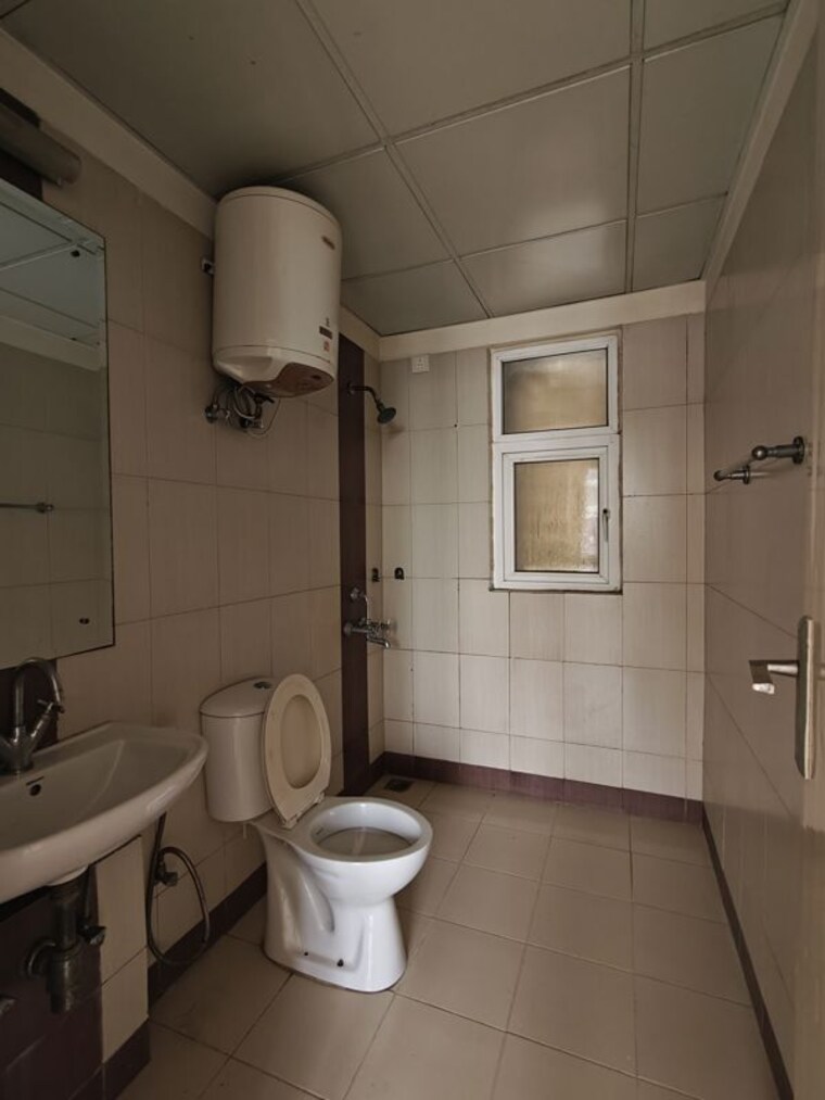 Bathroom, mahindra-aura 2.5 Bedroom 1198 Sq.Ft. Apartment In Sector 110a Gurgaon 10363749