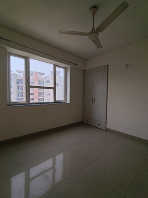 Room in 2.5 BHK Apartment at Mahindra Aura, Sector 110a – for Rent