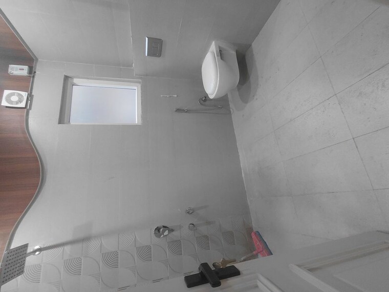 Bathroom, janakpuri 2 Bedroom 900 Sq.Ft. Builder Floor In Janakpuri Delhi 10363756