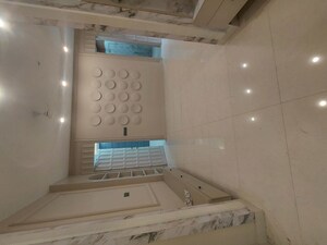 Furnished Amenities in 2 BHK Builder Floor at Janakpuri – for Sale