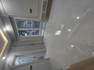 Furnished Amenities in 2 BHK Builder Floor at Janakpuri – for Sale