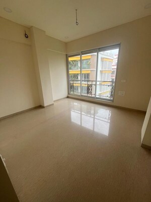 Room in 4 BHK Apartment at Diamond Garden, Chembur – for Rent