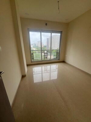 Room in 4 BHK Apartment at Diamond Garden, Chembur – for Rent
