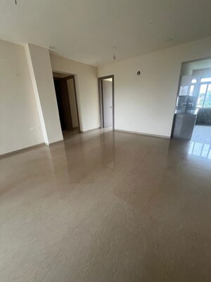 Room in 4 BHK Apartment at Diamond Garden, Chembur – for Rent