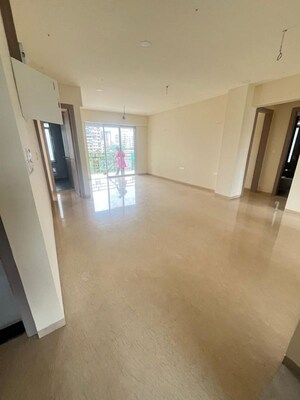 Room in 4 BHK Apartment at Diamond Garden, Chembur – for Rent