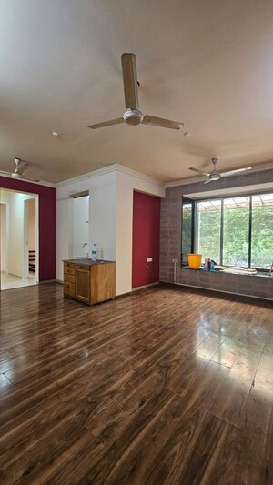 Room in 3 BHK Apartment at Ekta Crest, Chembur – for Rent