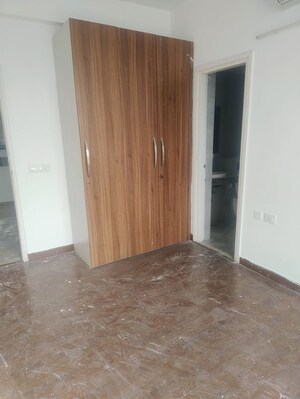 Room in 3 BHK Apartment at Mapsko Mount Ville, Sector 79 – for Rent