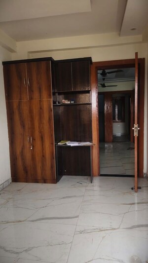 Room in 4 BHK Apartment at Ved Homes, Rajendra Nagar – for Rent