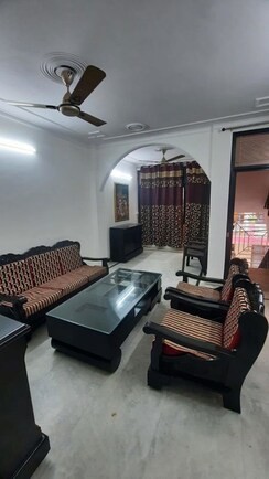 2 BHK Builder Floor For Rent in Dayanand Colony