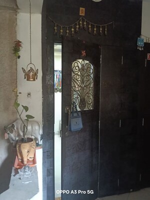 Furnished Amenities in 2 BHK Apartment at Raunak Unnathi Woods Phase 4 And 5, Ghodbunder Road – for Rent
