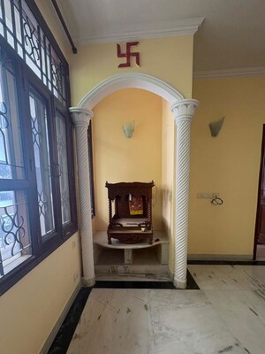 Building Lobby in 3 BHK Builder Floor at South City 1 – for Rent