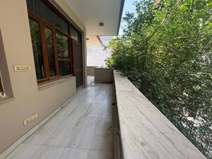 Balcony in 3 BHK Builder Floor at South City 1 – for Rent