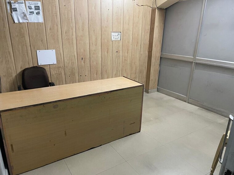 Room, lajpat nagar ii Commercial Office Space 900 Sq.Ft. In Lajpat Nagar ii Delhi 10363835