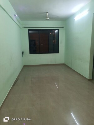 Room in 1 BHK Apartment at Som Niwas, Dadar East – for Rent