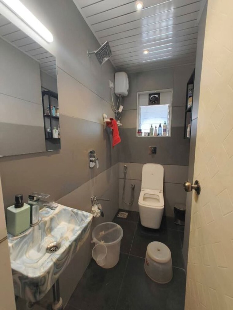 Bathroom, sai-smruti-dadar-east 1 Bedroom 500 Sq.Ft. Apartment In Dadar East Mumbai 10363844