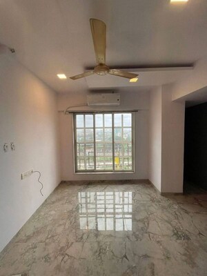 Bedroom in 2 BHK Apartment at Laxmi Niwas Dadar East, Dadar East – for Rent