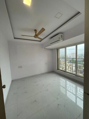 Master Bedroom in 2 BHK Apartment at Laxmi Niwas Dadar East, Dadar East – for Rent