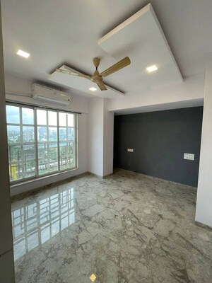Room in 2 BHK Apartment at Laxmi Niwas Dadar East, Dadar East – for Rent