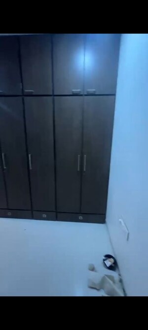 Furnished Amenities in 2 BHK Apartment at Amber Kutir CHS, Dadar West – for Rent