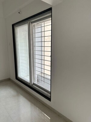 Room in 2 BHK Apartment at Kolte Patil R10, Hinjewadi – for Rent