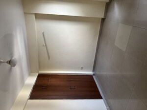 Room in 2.5 BHK Apartment at Panchsheel Greens II, Sector 16 Greater Noida – for Rent