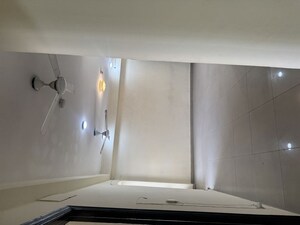 Room in 2.5 BHK Apartment at Panchsheel Greens II, Sector 16 Greater Noida – for Rent