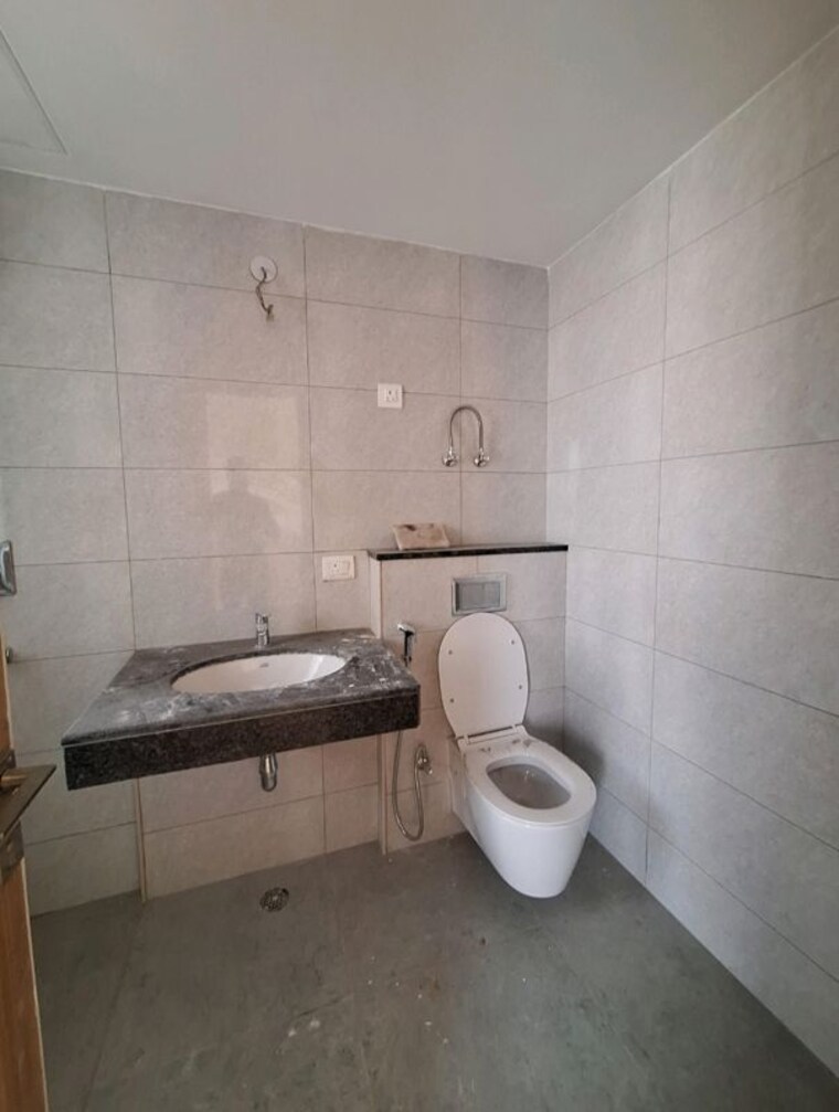 Bathroom, godrej-golf-links-evoke 3 Bedroom 1787 Sq.Ft. Apartment In Sector 27 Yamuna Expressway Greater Noida 10363873