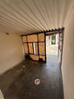 Room in 1 RK Builder Floor at Garhi – for Rent