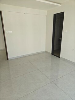 3.5 BHK + Extra Room,Basement Apartment For Sale in Kalpataru Jade Residences