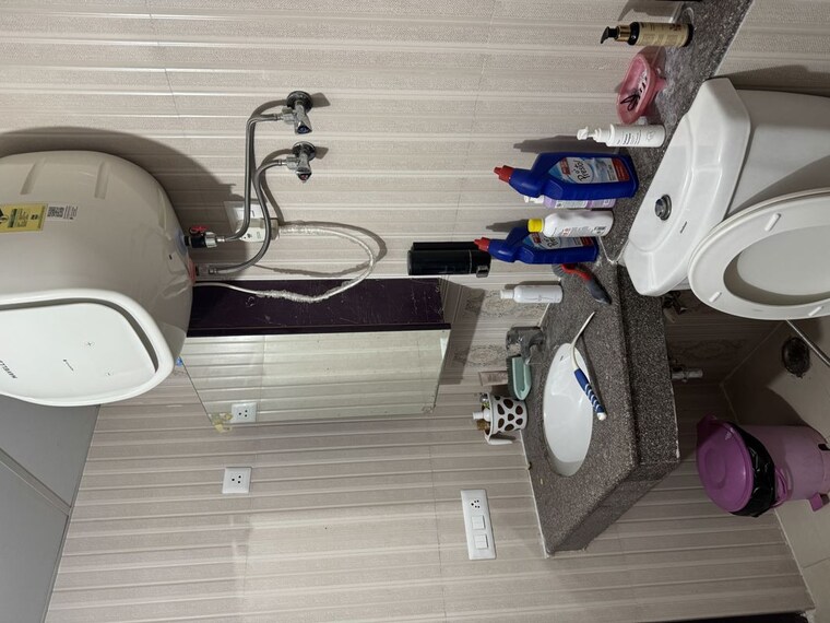 Bathroom, purvanchal-royal-city 3 Bedroom 1970 Sq.Ft. Apartment In Chi V Greater Noida Greater Noida 10363905